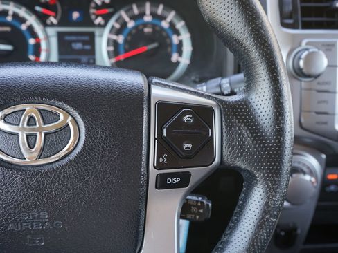 Used 2014 Toyota 4Runner SR5 AWD/4WD image 25