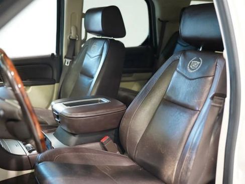 Used 2013 Cadillac Escalade Platinum AWD/4WD image 19