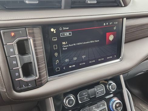 Used 2022 GMC Yukon XL Denali image 16