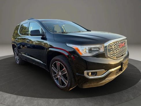 Used 2017 GMC Acadia Denali w/ Technology Package AWD/4WD image 3