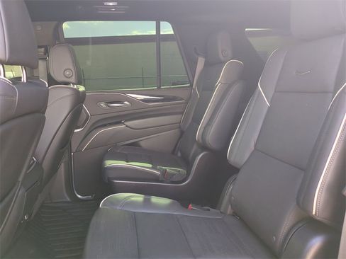 Used 2024 Cadillac Escalade Sport image 17