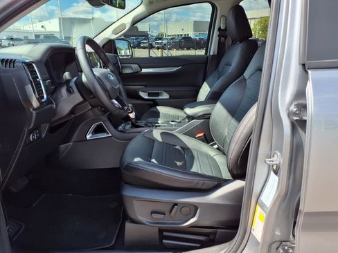 Used 2024 Ford Ranger Lariat w/ Trailer Tow Package image 8