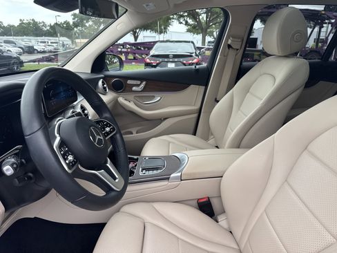 Used 2022 Mercedes-Benz GLC 300 image 11