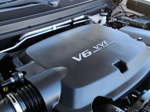 Used 2022 Chevrolet Colorado W/T w/ Custom Special Edition image 22