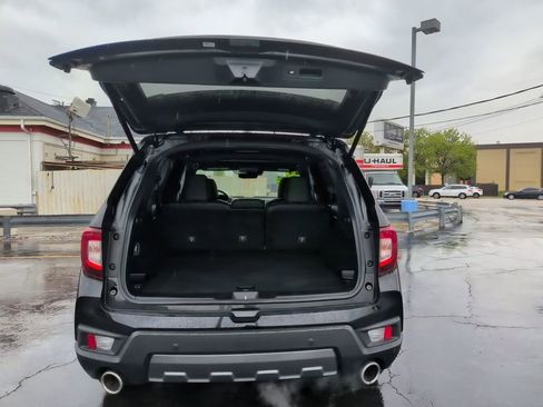 Used 2025 Honda Passport TrailSport image 16