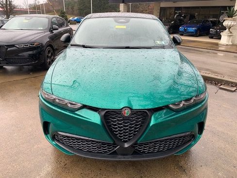 New 2025 Alfa Romeo Tonale w/ Premium Package image 9