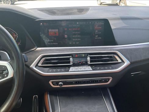 Used 2022 BMW X5 xDrive40i w/ M Sport Package image 6