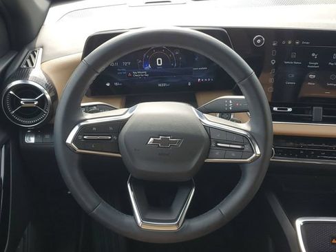 Certified 2025 Chevrolet Equinox ACTIV w/ Safety and Technology Package FWD image 13
