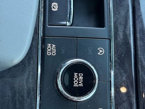 Used 2018 Lincoln Navigator Reserve AWD/4WD image 71
