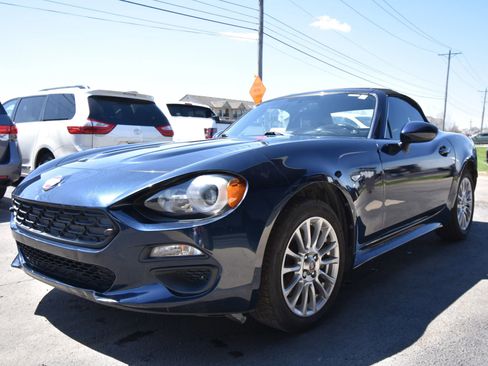 Used 2018 FIAT 124 Spider Classica w/ Technology & Siriusxm Group image 3