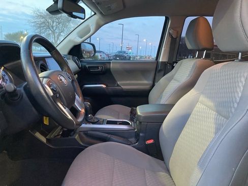 Used 2021 Toyota Tacoma SR5 image 10