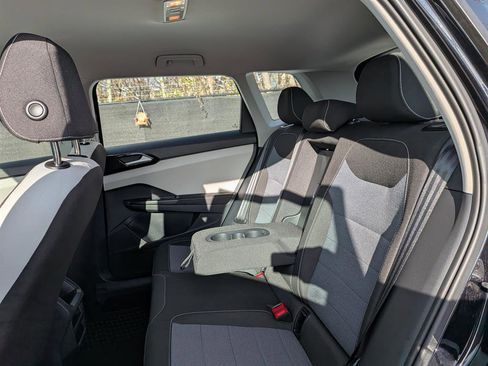 Certified 2025 Volkswagen Taos S image 20