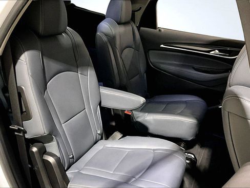 Used 2019 Buick Enclave Essence image 27