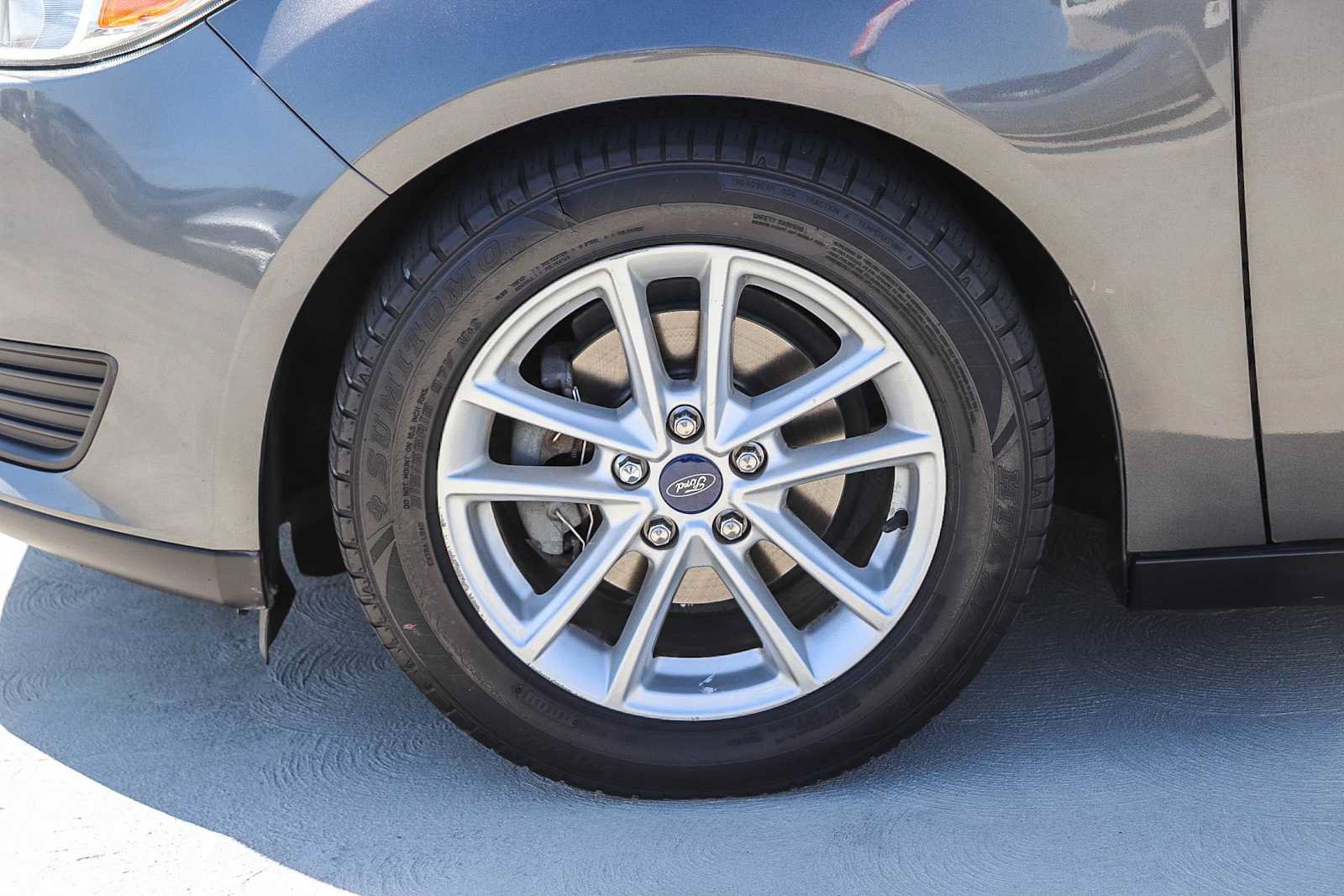 Used 2015 Ford Focus SE FWD image 11