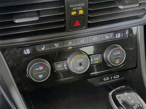 Used 2022 Volkswagen Jetta SE image 14