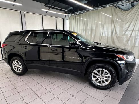 Used 2020 Chevrolet Traverse LS w/ LPO, Floor Liner Package FWD image 5