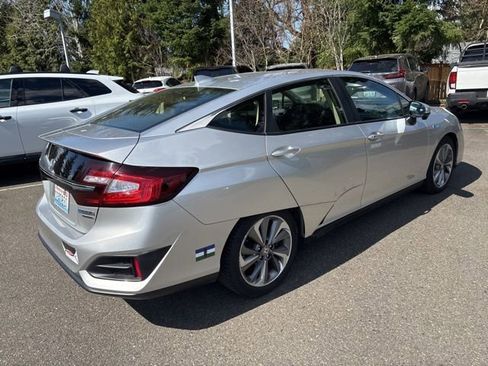 Used 2018 Honda Clarity Touring image 4