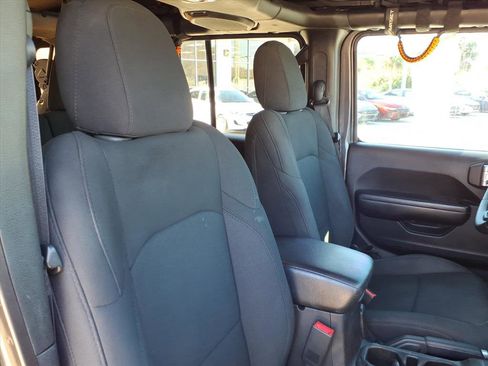 Used 2019 Jeep Wrangler Unlimited Sport S image 18