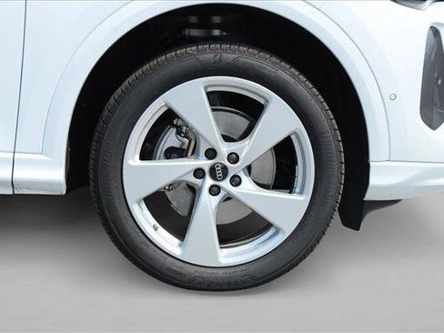 Used 2025 Audi Q5 Premium Plus w/ Premium Plus AWD/4WD image 14