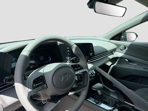 New 2026 Hyundai Elantra SEL Sport Premium FWD image 9