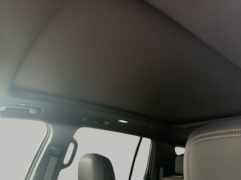 Used 2026 Chevrolet Traverse High Country FWD image 19