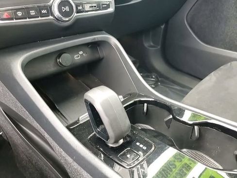 Used 2023 Volvo C40 P8 Recharge Ultimate image 26