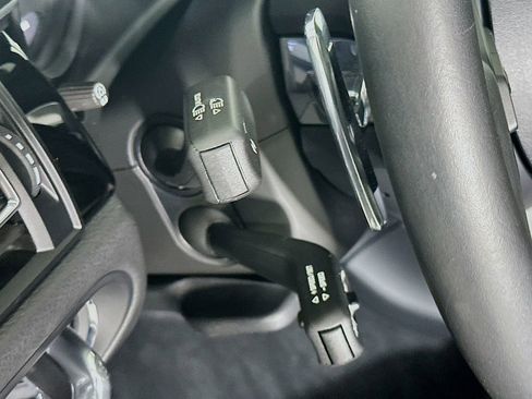 Certified 2026 Porsche Macan image 11