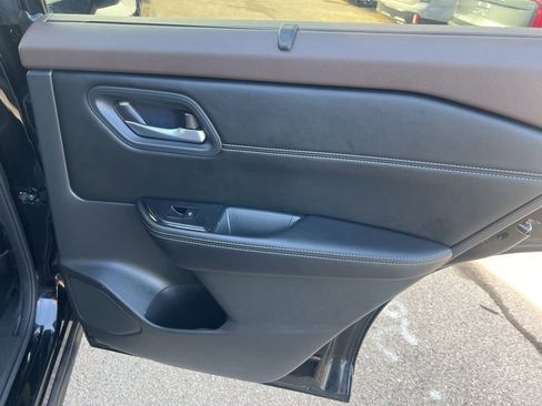 Certified 2023 Nissan Rogue SV w/ SV Premium B Package image 17