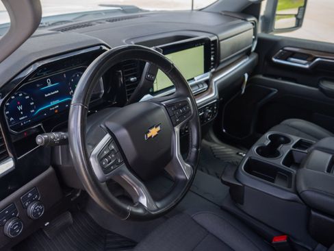 Used 2024 Chevrolet Silverado 2500 LT w/ Convenience Package AWD/4WD image 8