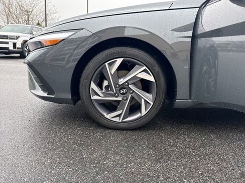 Certified 2025 Hyundai Elantra Sport image 27