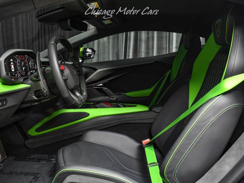 Used 2025 Lamborghini Revuelto AWD/4WD image 17
