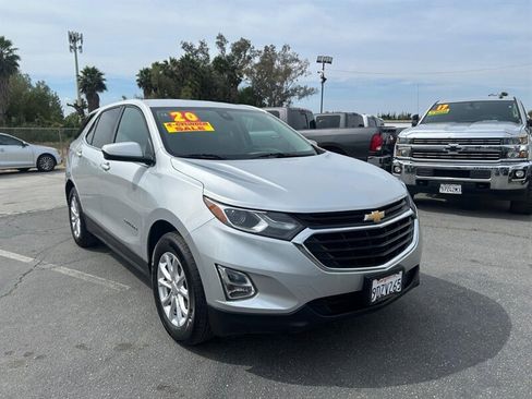 Used 2020 Chevrolet Equinox LT image 2