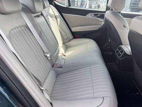 Used 2023 Genesis G70 2.0T w/ Sport Prestige Package image 9