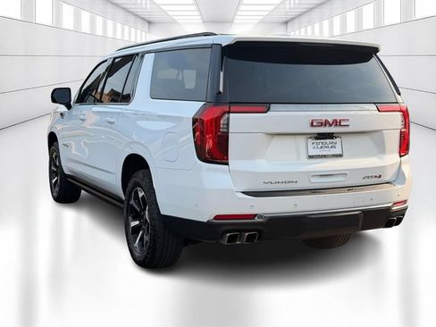 Used 2025 GMC Yukon XL AT4 w/ AT4 Premium Package AWD/4WD image 9