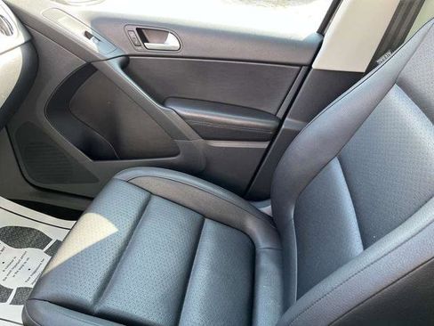Used 2013 Volkswagen Tiguan SE image 30