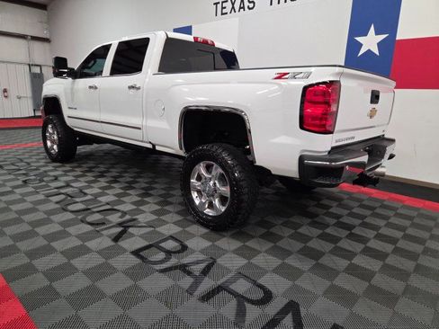Used 2019 Chevrolet Silverado 2500 LTZ w/ Duramax Plus Package AWD/4WD image 10