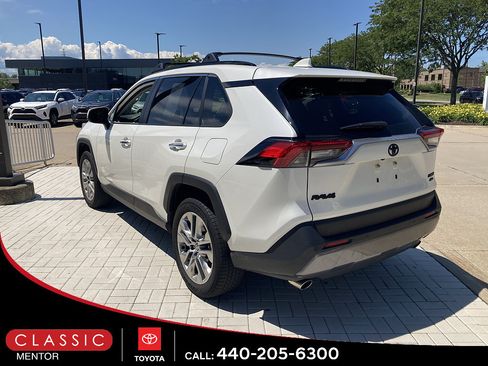 Used 2020 Toyota RAV4 Limited AWD/4WD image 2
