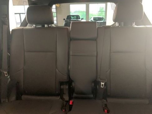 Used 2023 Lexus GX 460 Premium w/ Premium Package image 23