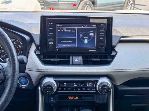 Used 2022 Toyota RAV4 XLE w/ Convenience Package image 12