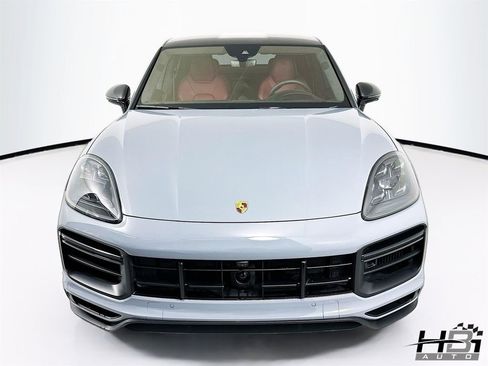 Used 2023 Porsche Cayenne Turbo GT AWD/4WD image 3