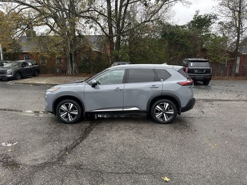 Used 2023 Nissan Rogue SL w/ SL Premium Package image 8