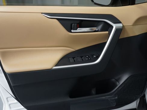 New 2025 Toyota RAV4 XLE image 30