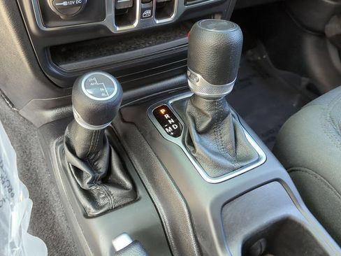 Used 2021 Jeep Wrangler Unlimited Sport AWD/4WD image 14