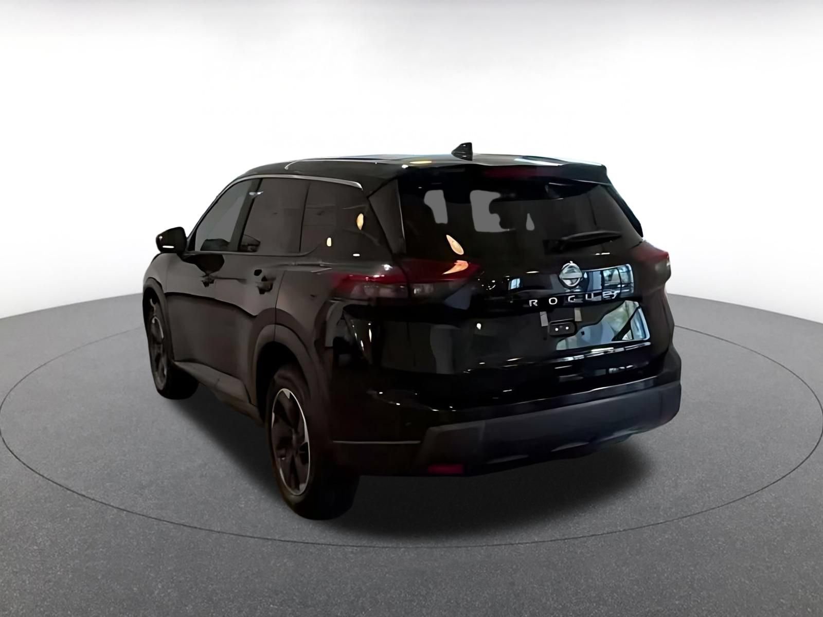 Used 2025 Nissan Rogue SV FWD image 10