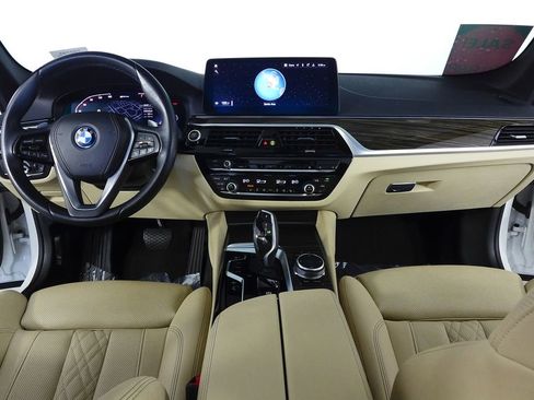 Used 2023 BMW 530e 530e iPerformance w/ Convenience Package image 25