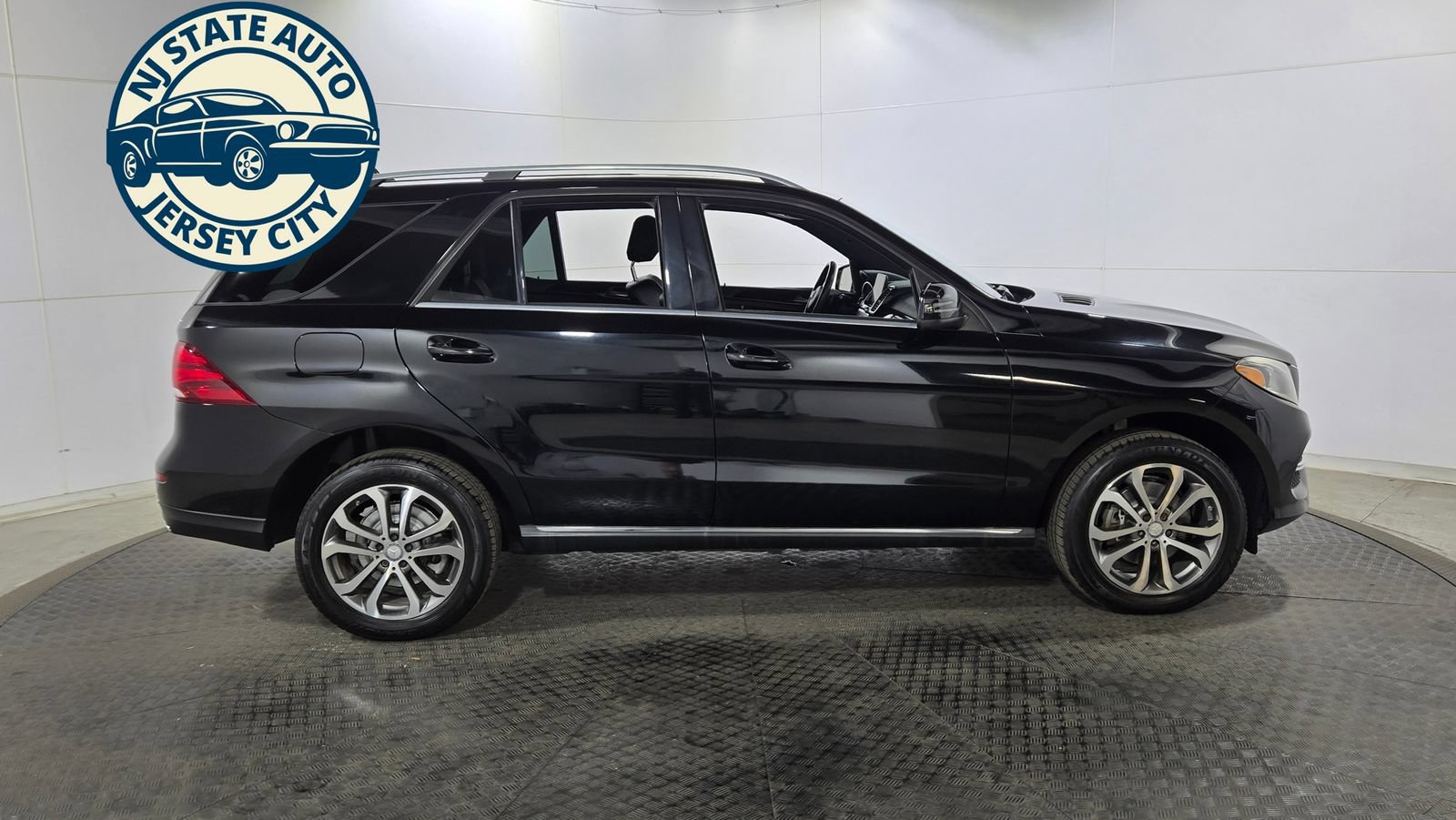 Used 2016 Mercedes-Benz GLE 350 4MATIC w/ Premium Package image 8