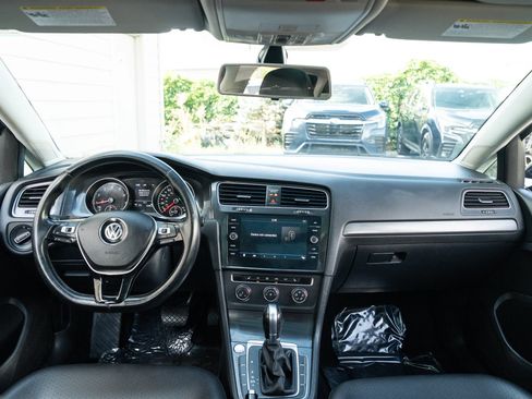 Used 2018 Volkswagen Golf SE FWD image 19