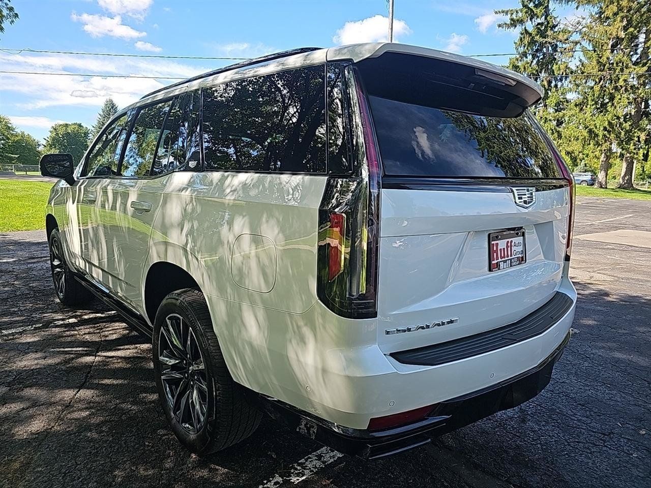 Used 2024 Cadillac Escalade Sport w/ Touring Package AWD/4WD image 8