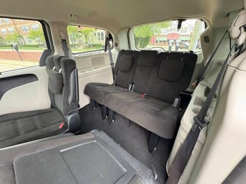 Used 2012 Dodge Grand Caravan SXT image 25