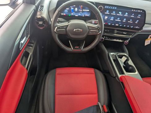 Used 2025 Chevrolet Equinox EV RS image 9